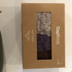Gap body lace cheeky undies. New in box